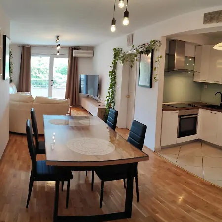 M&m Apartment