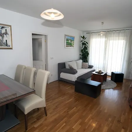 Apartment M&m Makarska